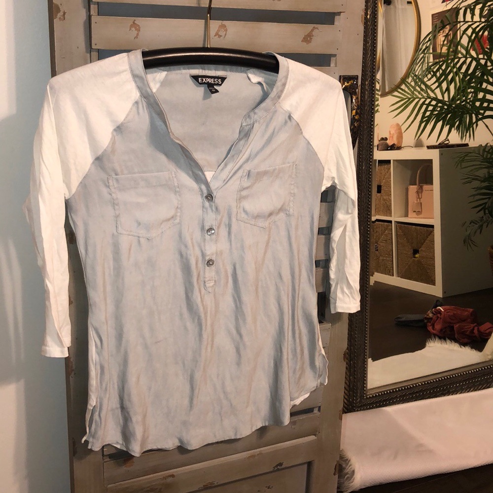 Pretty Buttoned V-Neck!
